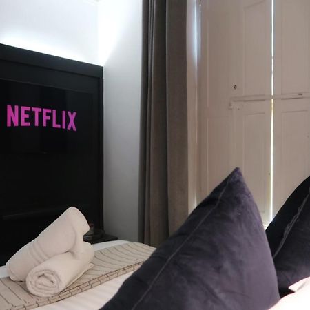 Sun Street Aparthotel Ленчестър Екстериор снимка