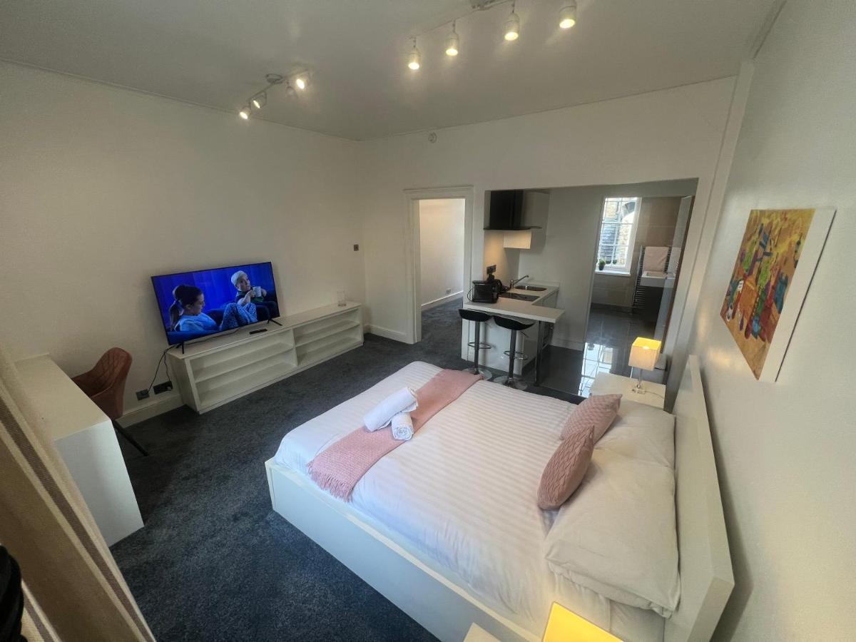 Sun Street Aparthotel Ленчестър Екстериор снимка