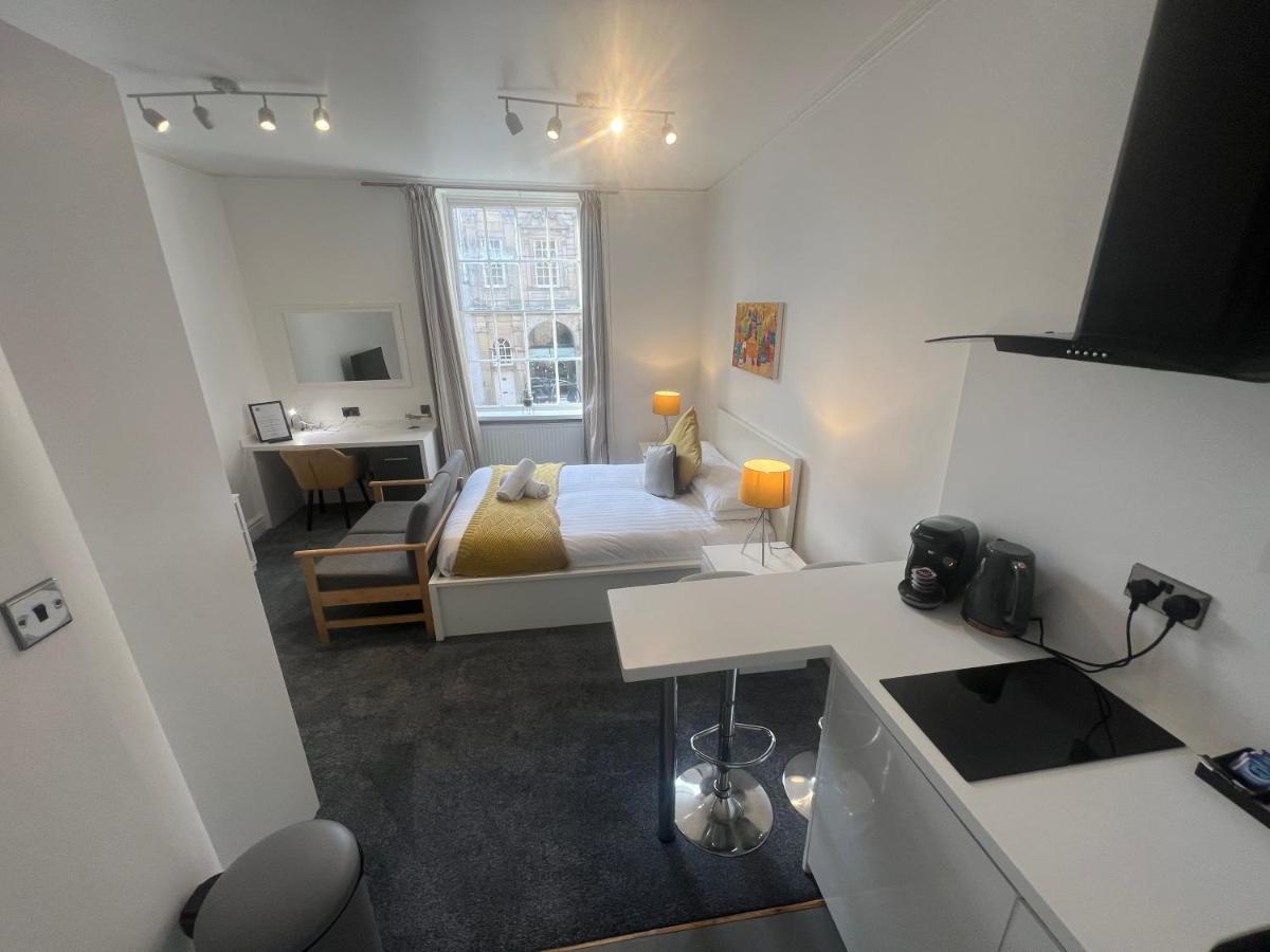 Sun Street Aparthotel Ленчестър Екстериор снимка