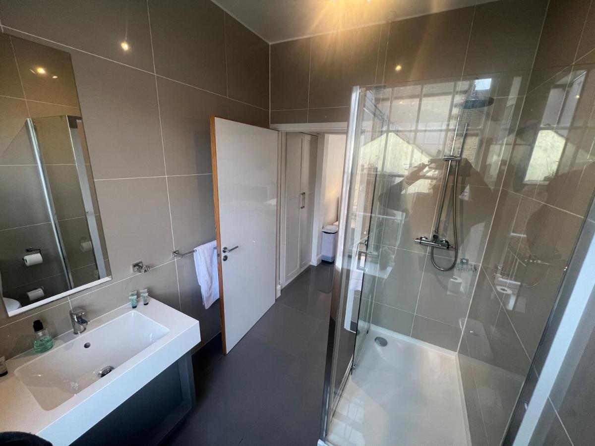 Sun Street Aparthotel Ленчестър Екстериор снимка
