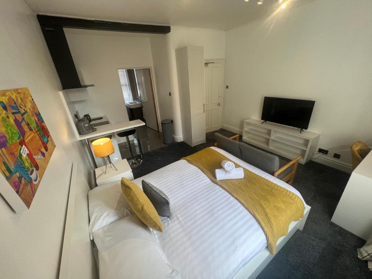 Sun Street Aparthotel Ленчестър Екстериор снимка