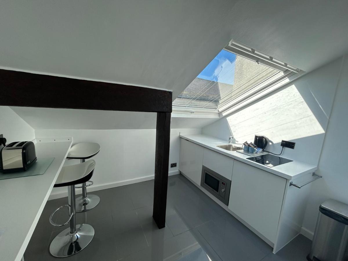 Sun Street Aparthotel Ленчестър Екстериор снимка